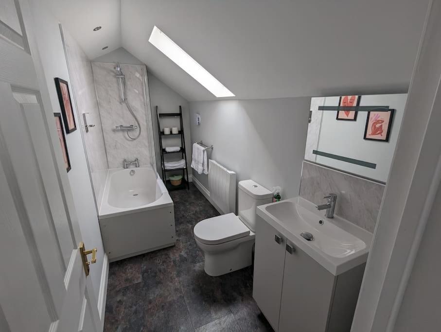 31 High Street - Modern & Stylish 2-Bed Apartment - Inc Parking Husbands Bosworth Zewnętrze zdjęcie